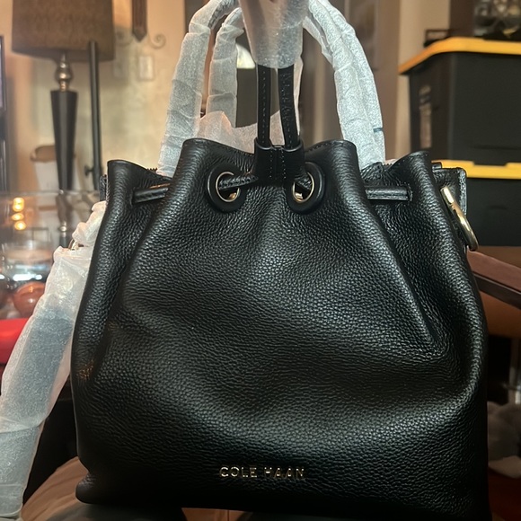 44 Cole Haan bucket bag - Picture 15 of 15